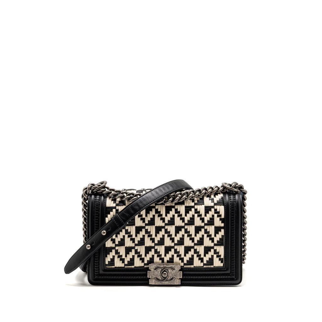 chanel-medium-boy-bag-woven-black-white-ruthenium-hardware