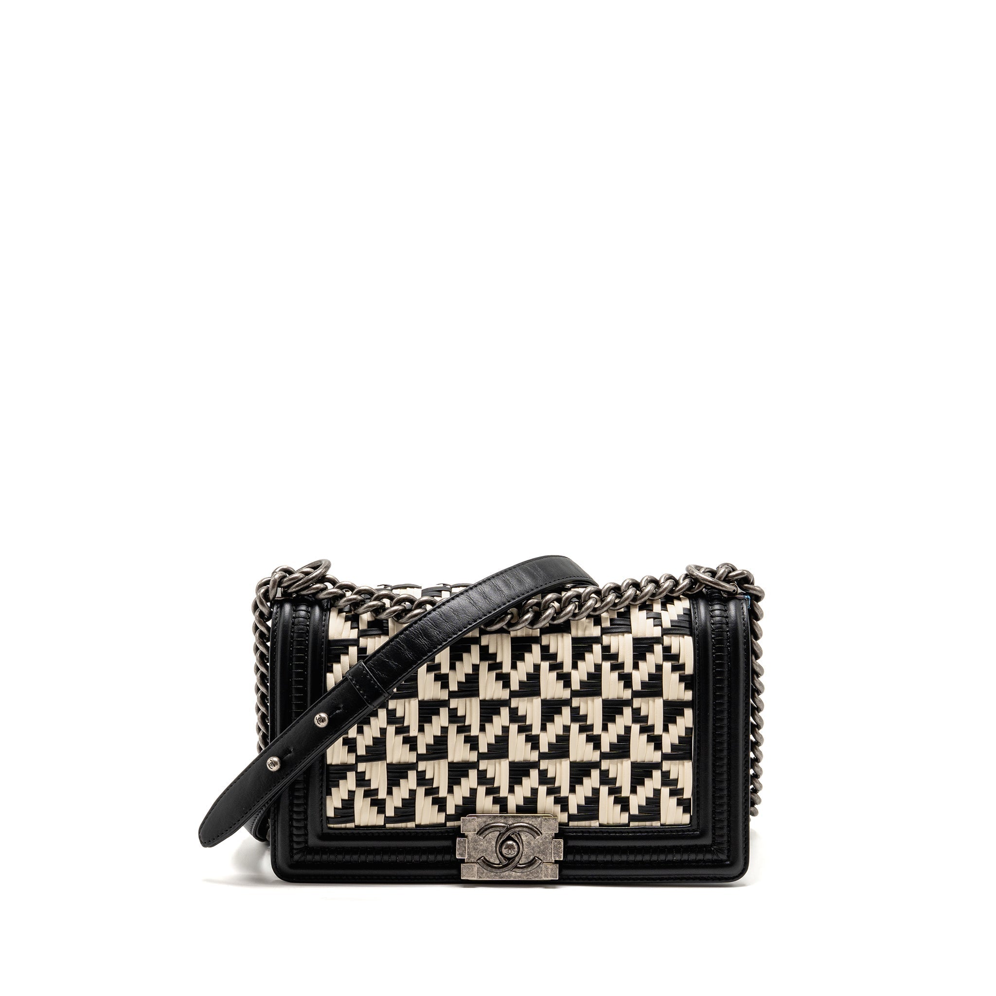 chanel-medium-boy-bag-woven-black-white-ruthenium-hardware
