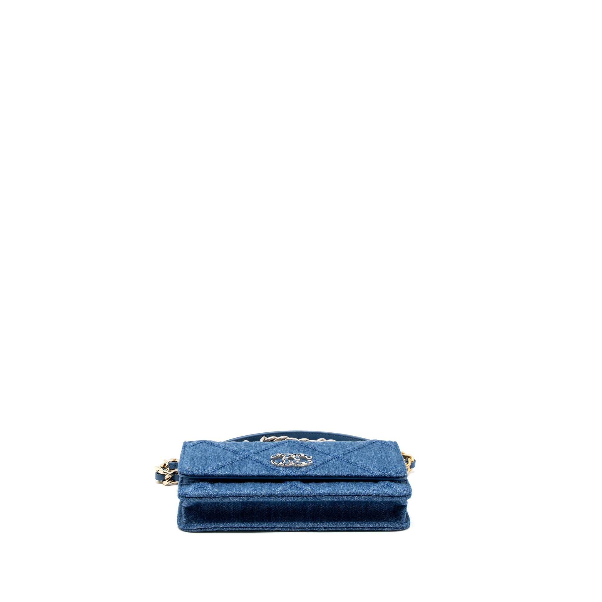 chanel-19-wallet-on-chain-denim-blue-multicolor-hardware