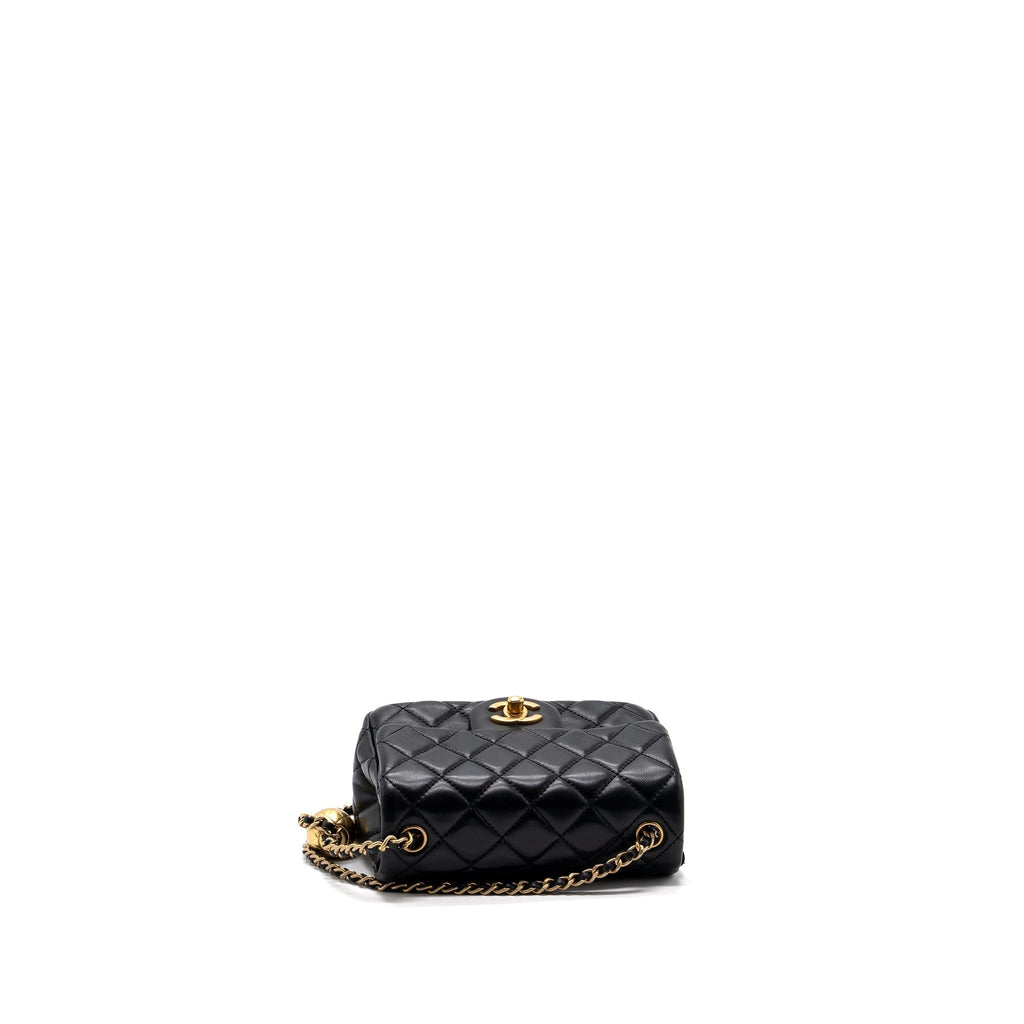 chanel-pearl-crush-mini-square-lambskin-black-ghwmicrochip