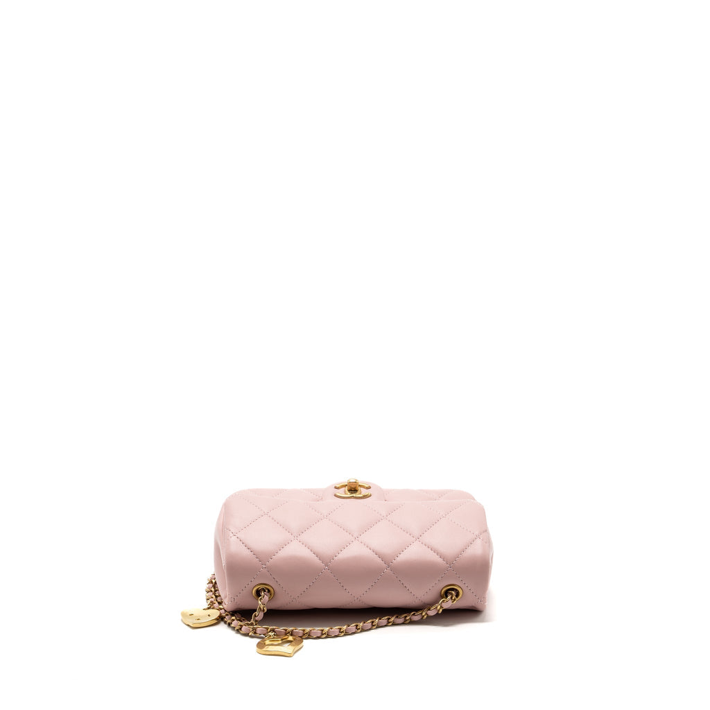 chanel-quilted-flap-bag-with-heart-charm-on-chain-lambskin-light-pink-ghw-microchip