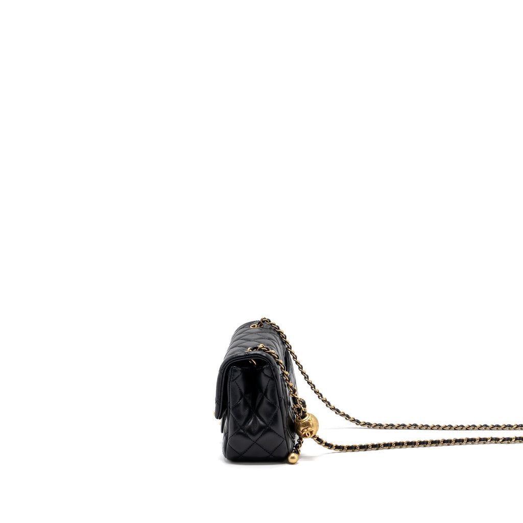 chanel-pearl-crush-mini-square-lambskin-black-ghwmicrochip