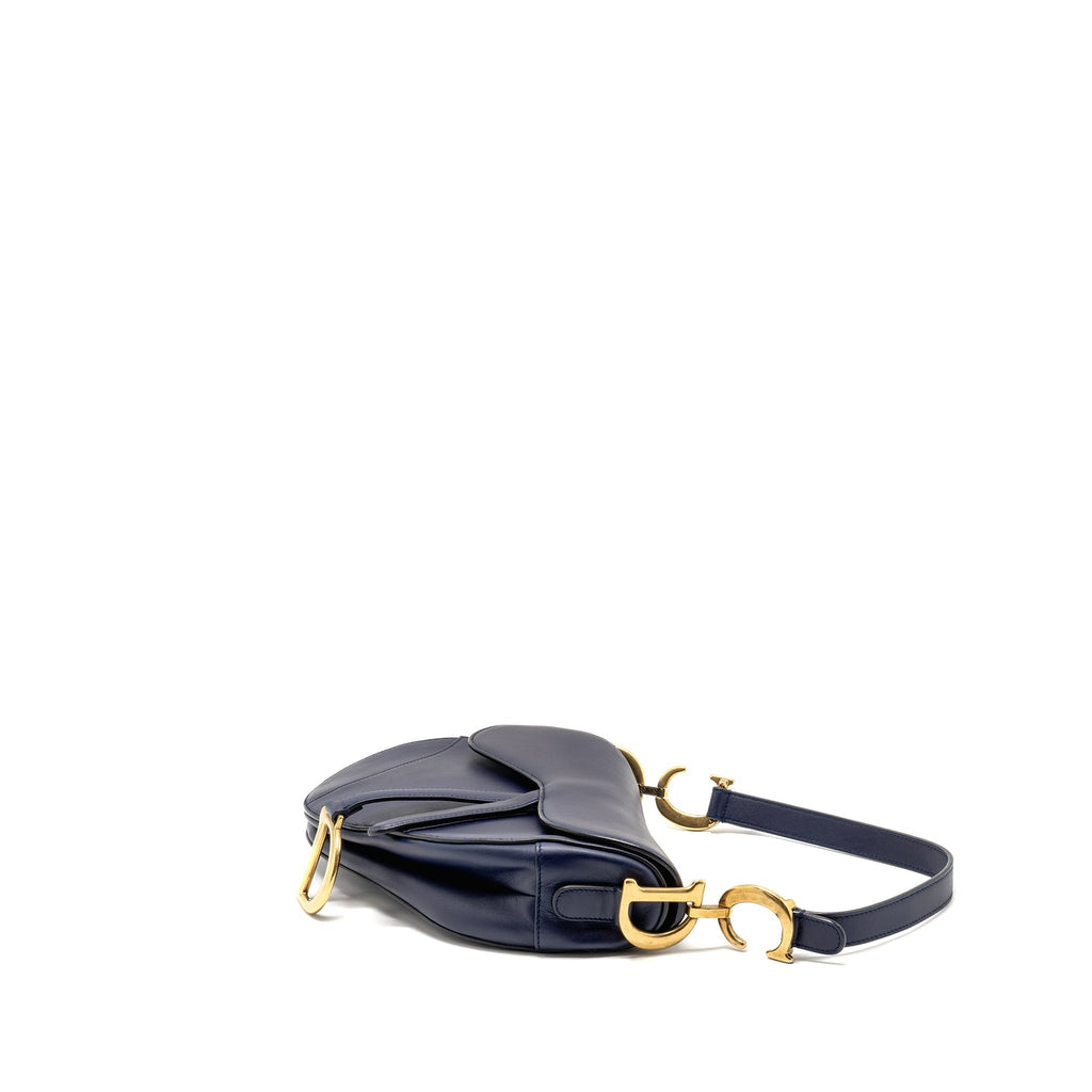 dior-medium-saddle-bag-calfskin-navy-ghw-with-black-oblique-strap