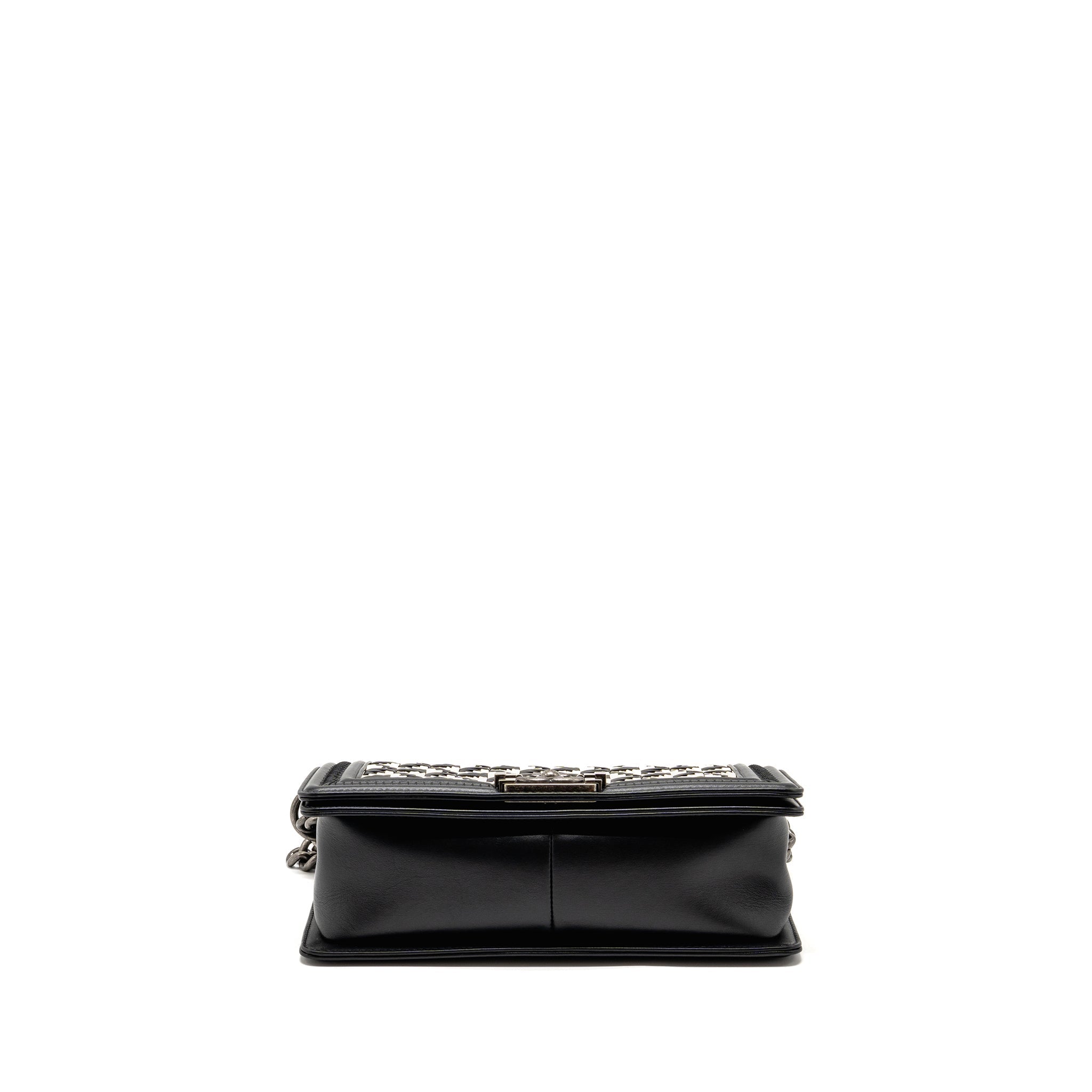 chanel-medium-boy-bag-woven-black-white-ruthenium-hardware