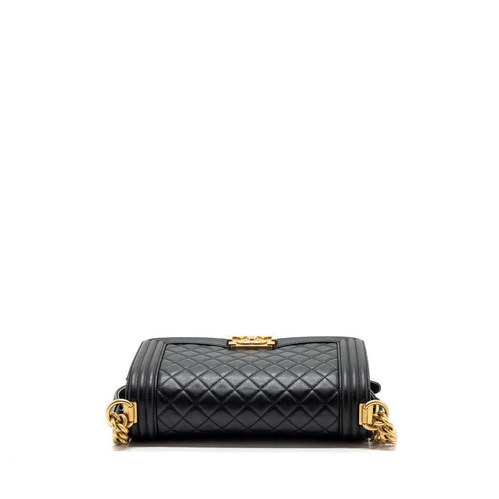 chanel-medium-boy-bag-calfskin-black-ghw-2