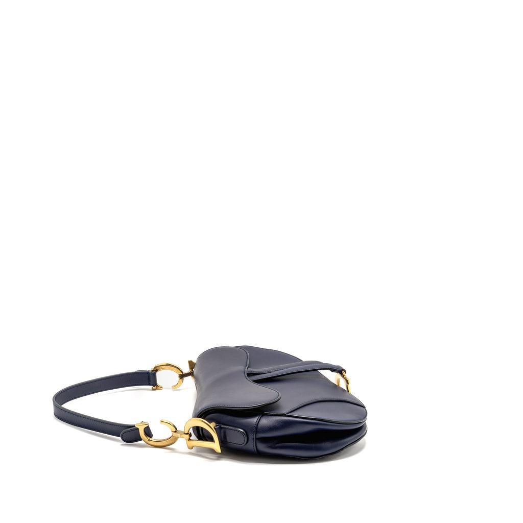dior-medium-saddle-bag-calfskin-navy-ghw-with-black-oblique-strap