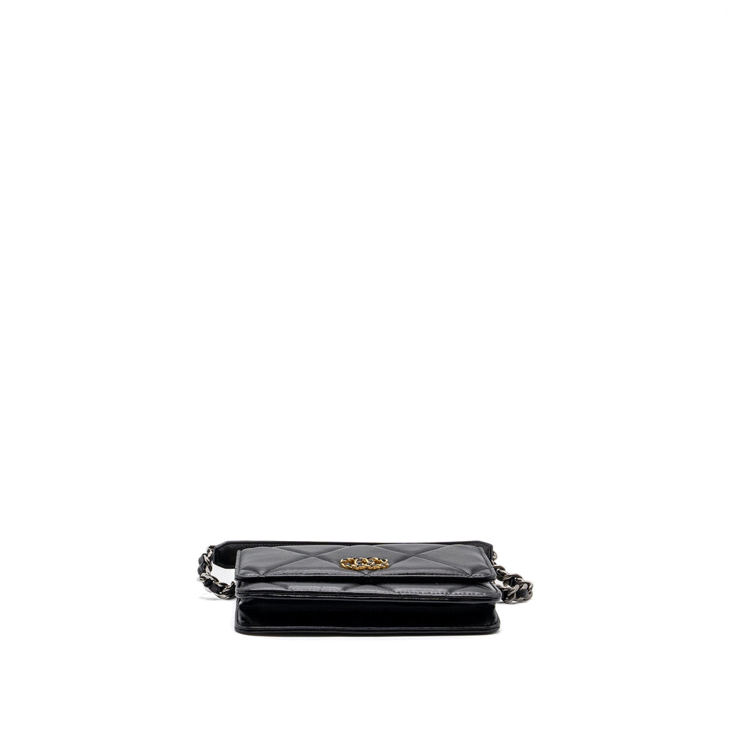 chanel-19-wallet-on-chain-lambskin-black-multicolour-hardware-microchip-1