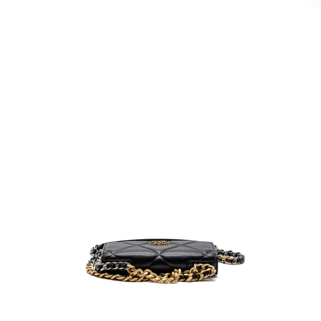 chanel-19-wallet-on-chain-lambskin-black-multicolour-hardware-microchip-1