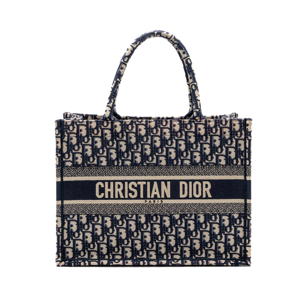 dior-medium-book-tote-blue-dior-oblique-embroidery-1