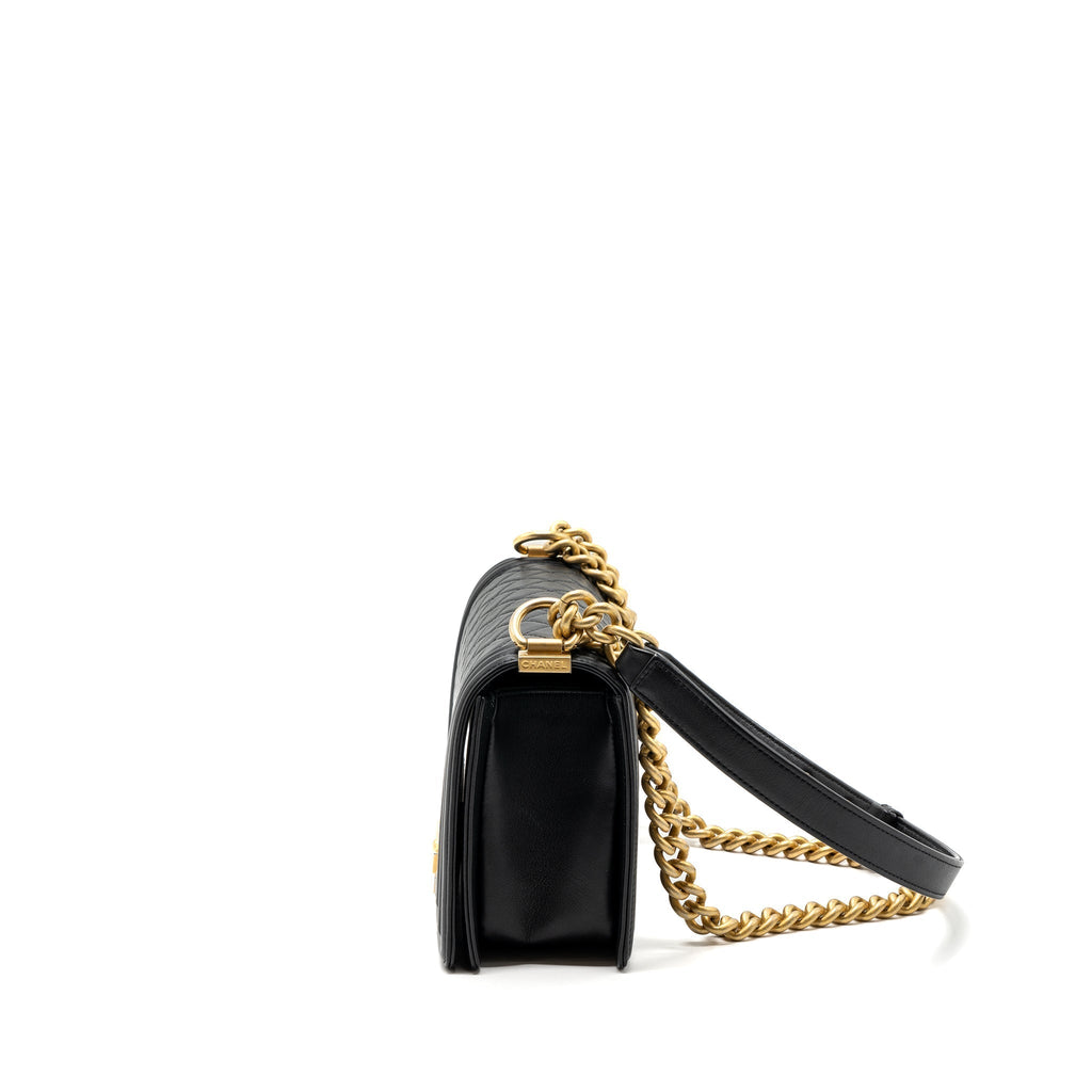 chanel-medium-boy-bag-calfskin-black-ghw-2