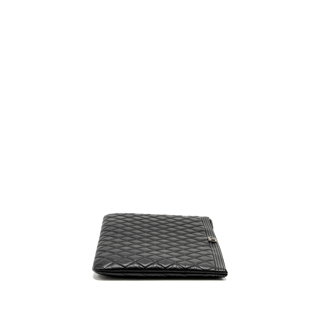 chanel-boy-pouch-lambskin-black-ruthenium-hardware