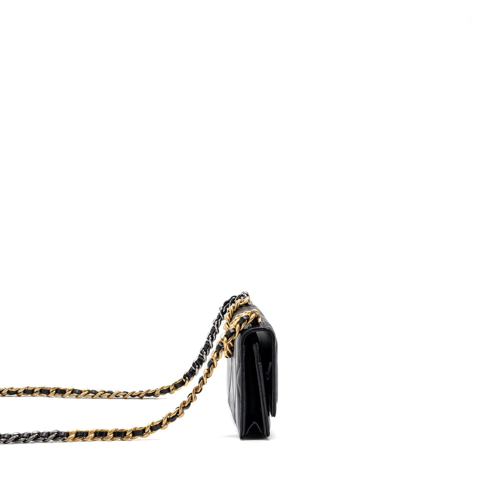 chanel-19-wallet-on-chain-lambskin-black-multicolour-hardware-microchip-1