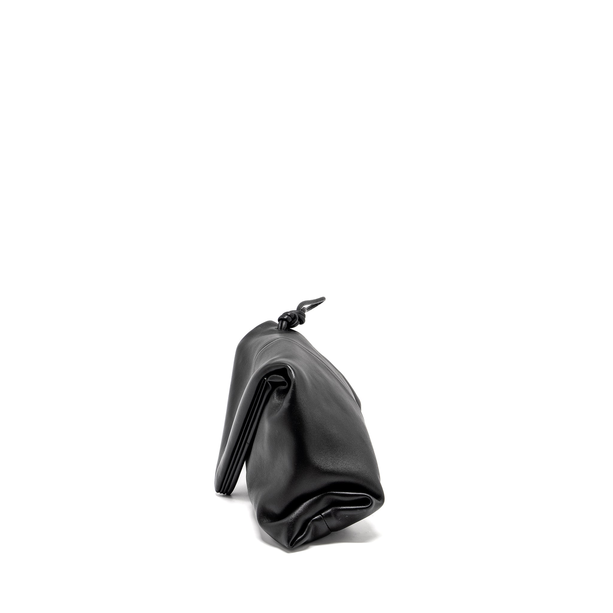 bottega-veneta-trine-envelop-clutch-leather-black-shw