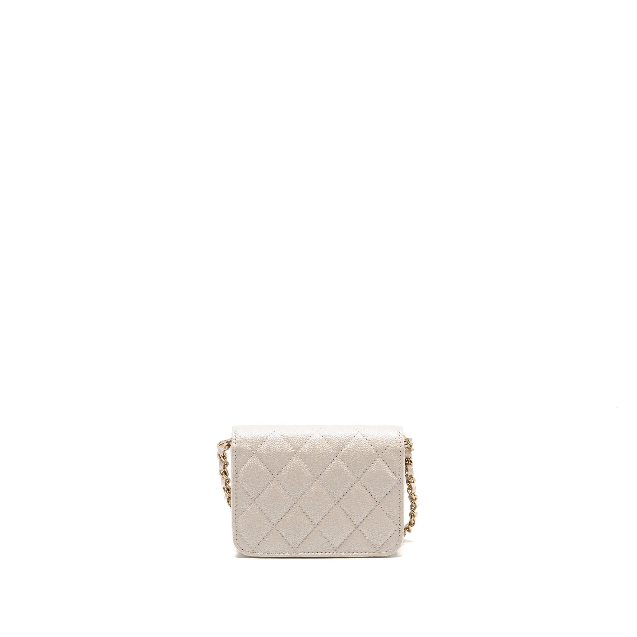 chanel-wallet-on-chain-white