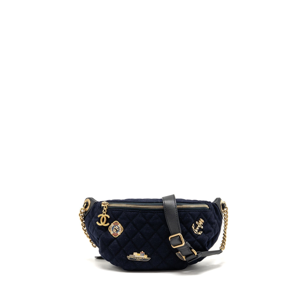 chanel-waist-bag-black