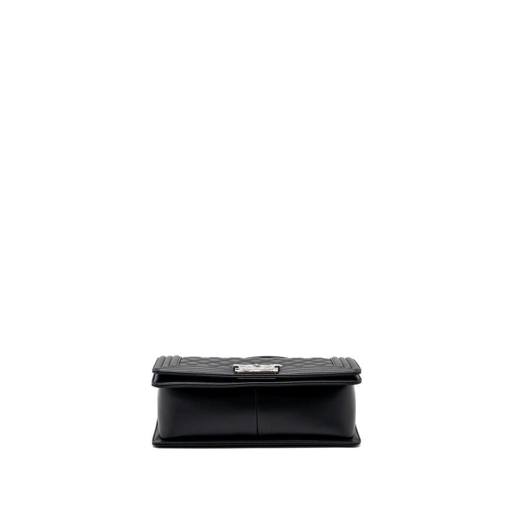 chanel-medium-boy-bag-calfskin-black-ruthenium-hardware