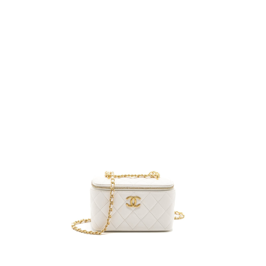 chanel-long-vanity-with-lambskin-white-ghwmicrochip