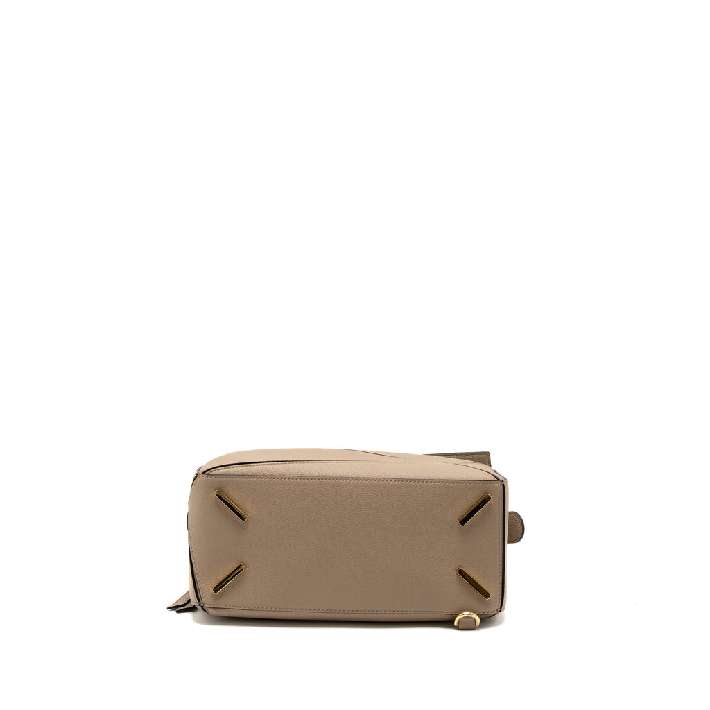 loewe-medium-puzzle-bag-soft-grained-calfskin-sand-ghw