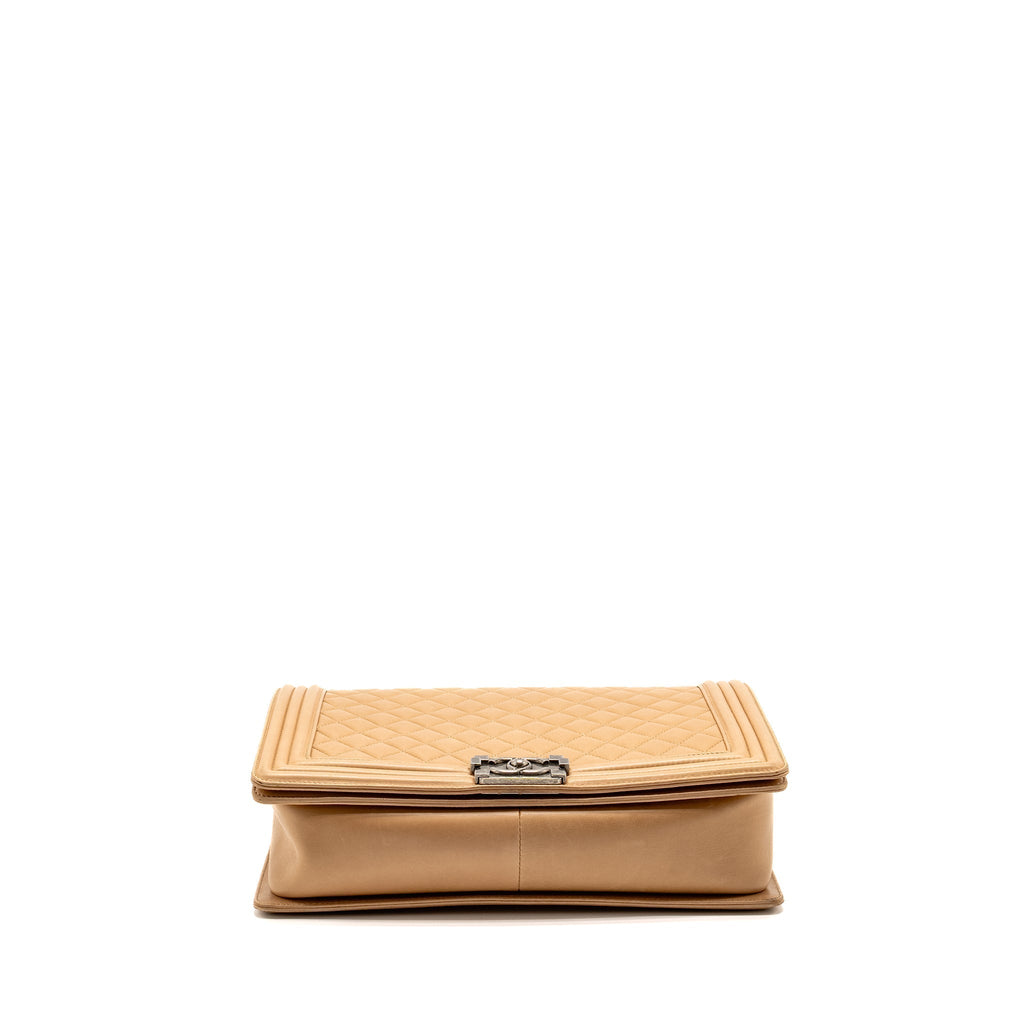 chanel-large-boy-bag-lambskin-beige-ruthenium-hardware