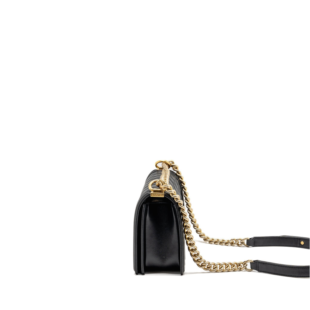 chanel-medium-boy-bag-lambskin-black-ghw-2
