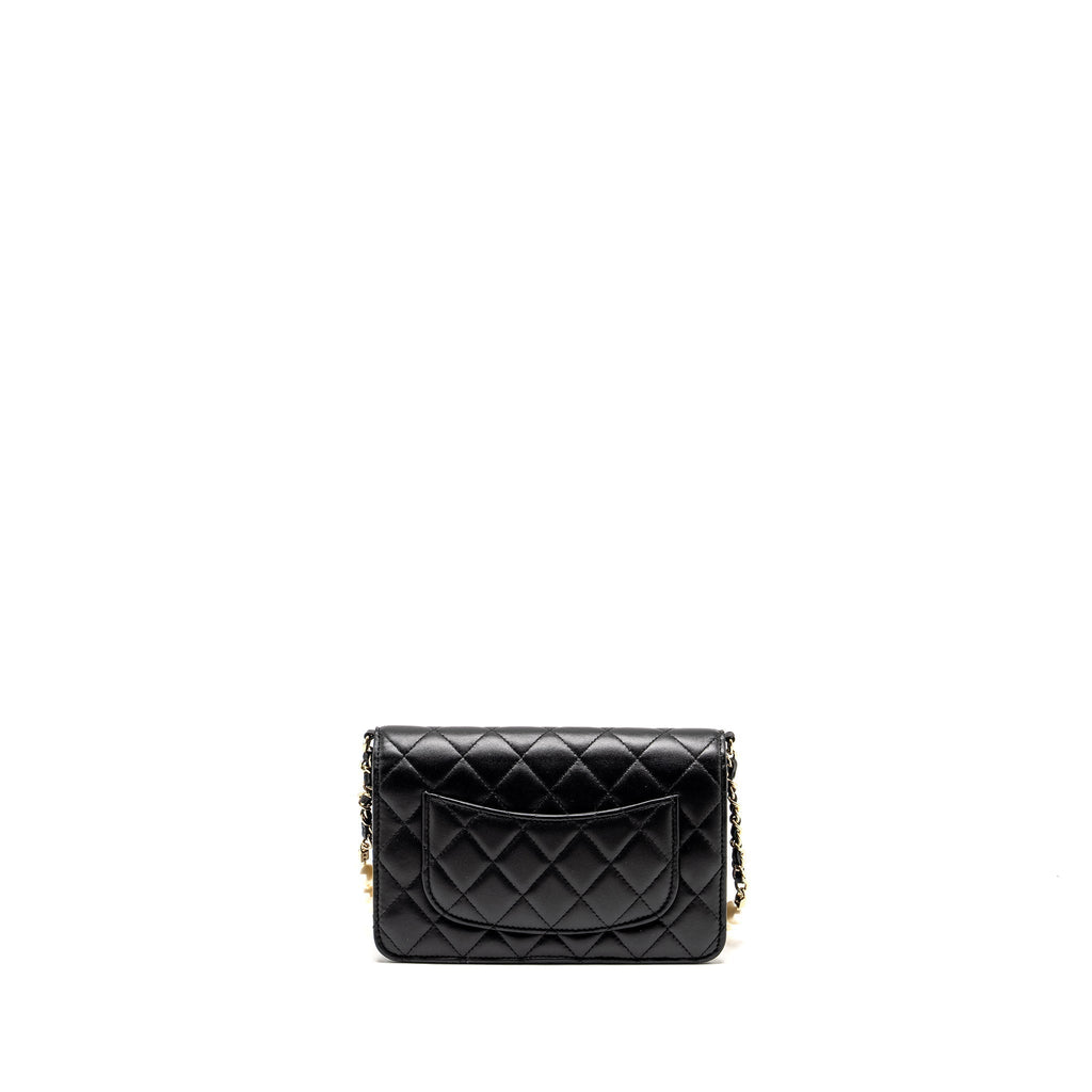 chanel-pearl-chain-wallet-on-chain-lambskin-black-lghwmicrochip