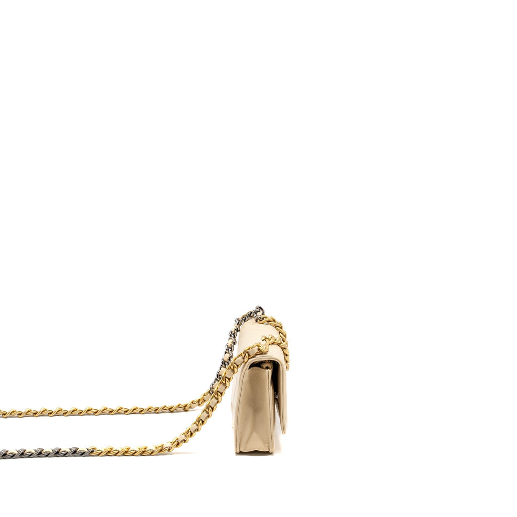 chanel-19-wallet-on-chain-lambskin-light-beige-multicolour-hardware