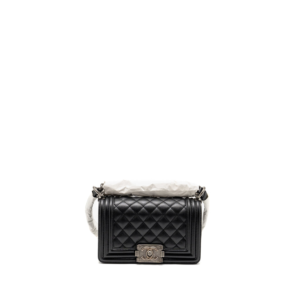 chanel-small-boy-bag-caviar-black-ruthenium-shw-microchip-copy-1