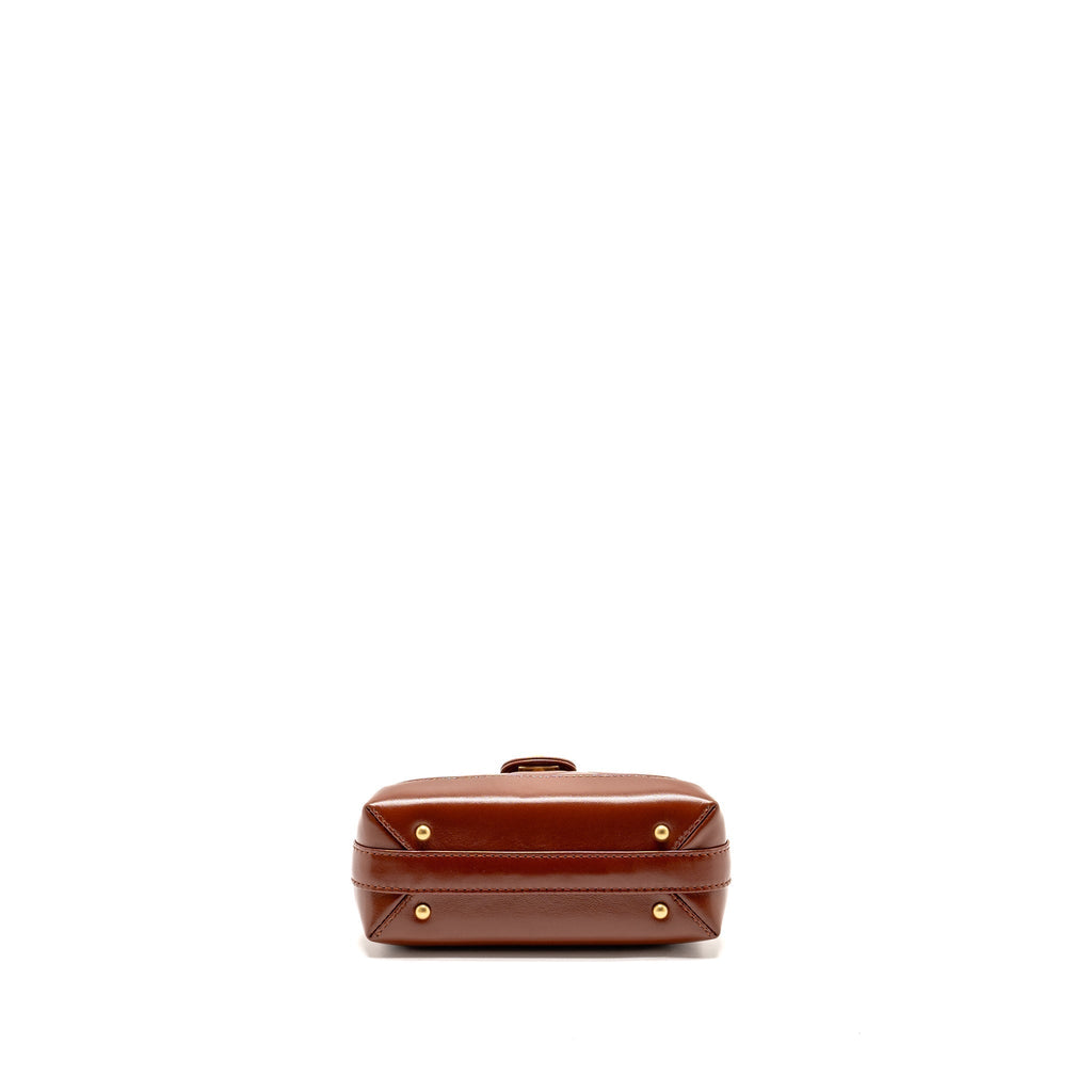 chanel-24a-small-top-handle-doctor-bag-quilted-shiny-lambskin-caramel-ghwmicrochip-copy