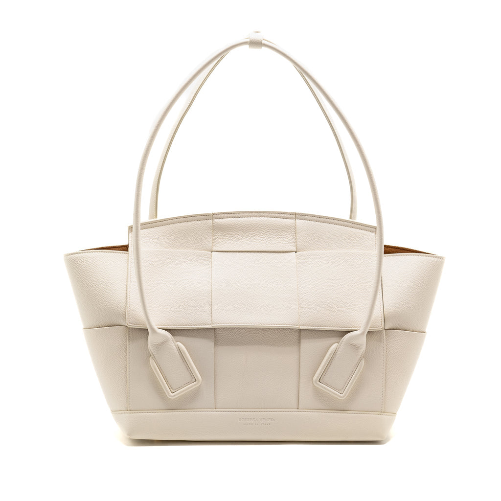 bottega-veneta-large-arco-tote-bag-grained-calfskin-white-ghw