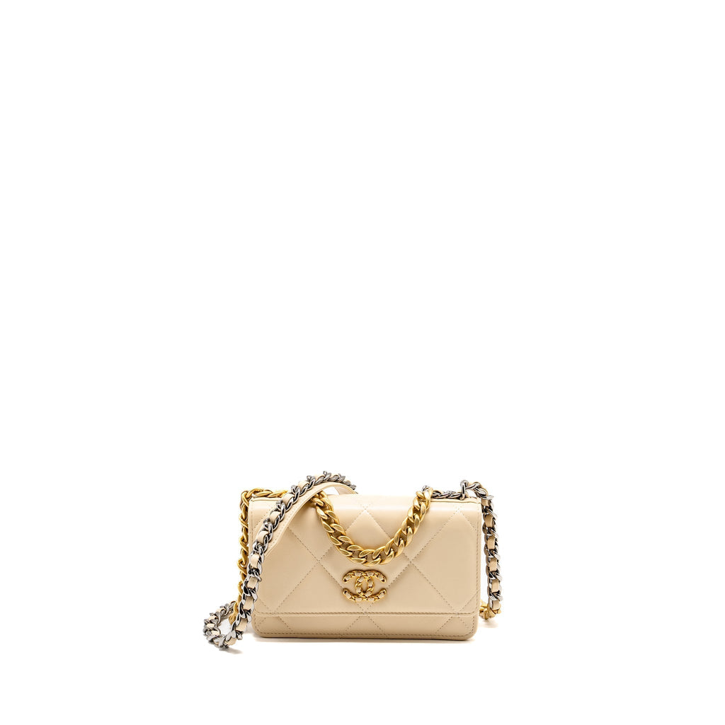 chanel-19-wallet-on-chain-lambskin-light-beige-multicolour-hardware