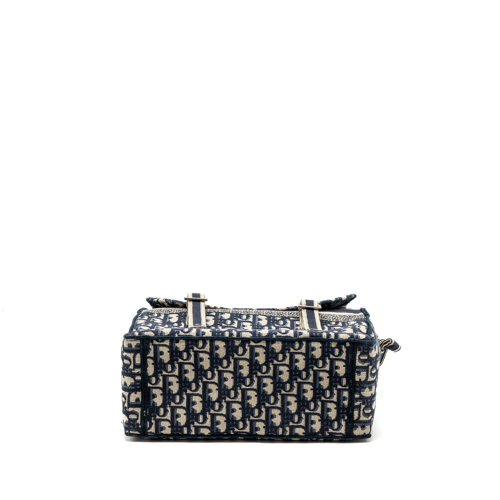 dior-diorcamp-messenger-bag-blue-oblique-embroidery-shw-copy