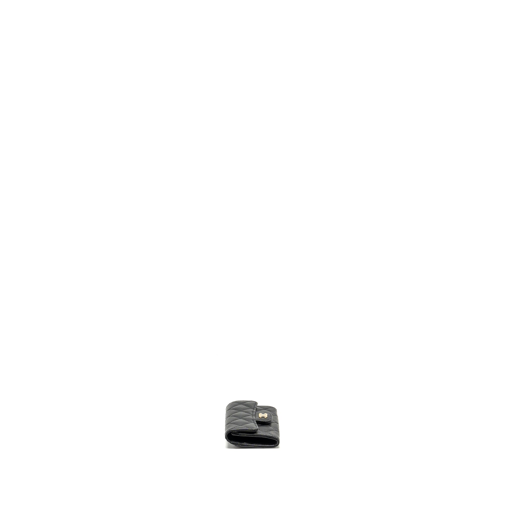 chanel-classic-flap-card-holder-caviar-black-ghwmicrochip-1