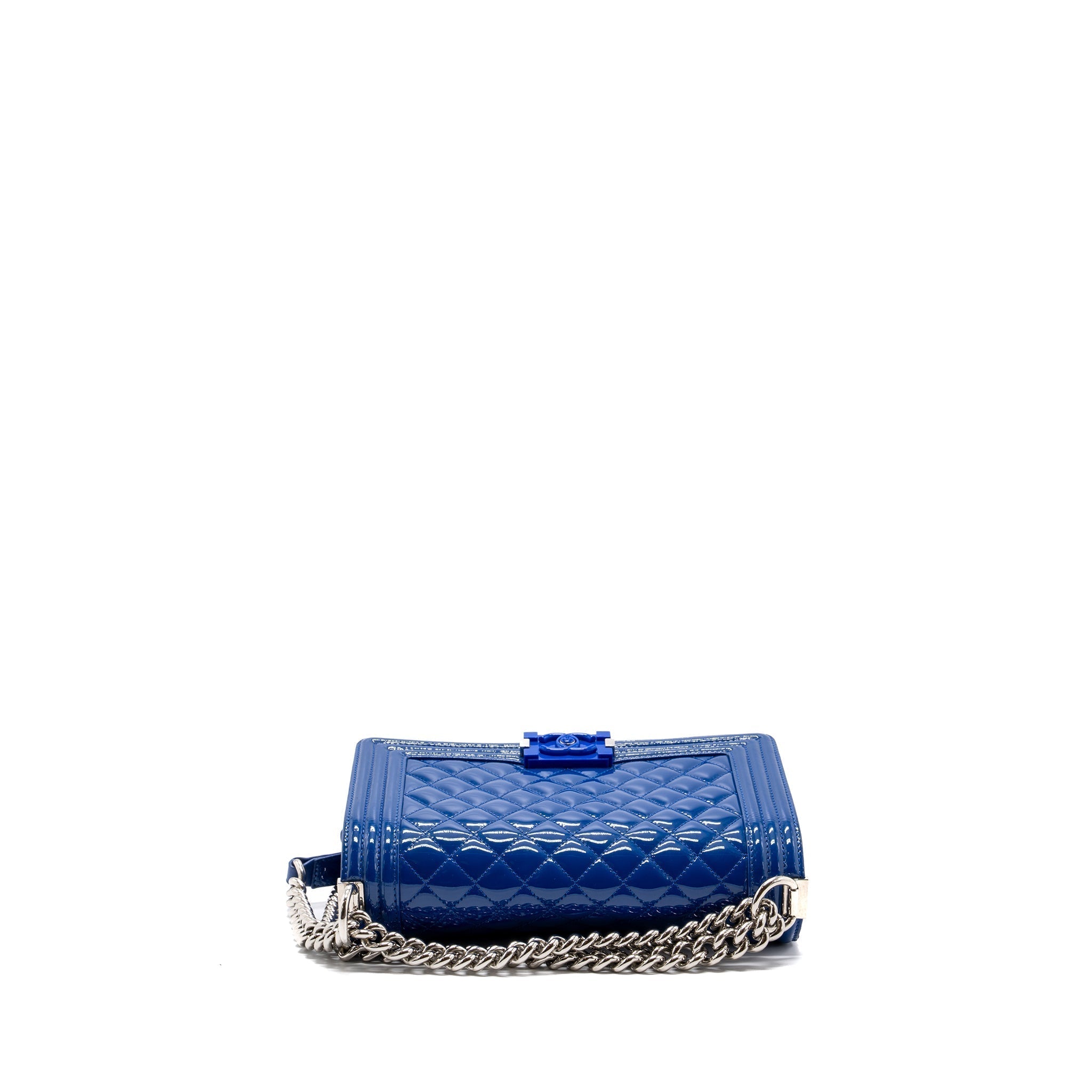 chanel-medium-boy-bag-patent-dark-blue-shw