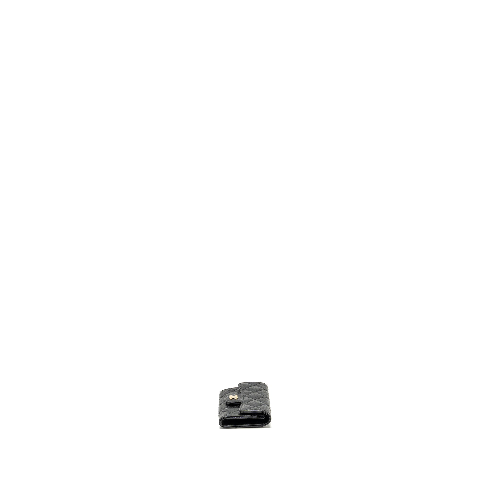 chanel-classic-flap-card-holder-caviar-black-ghwmicrochip-1