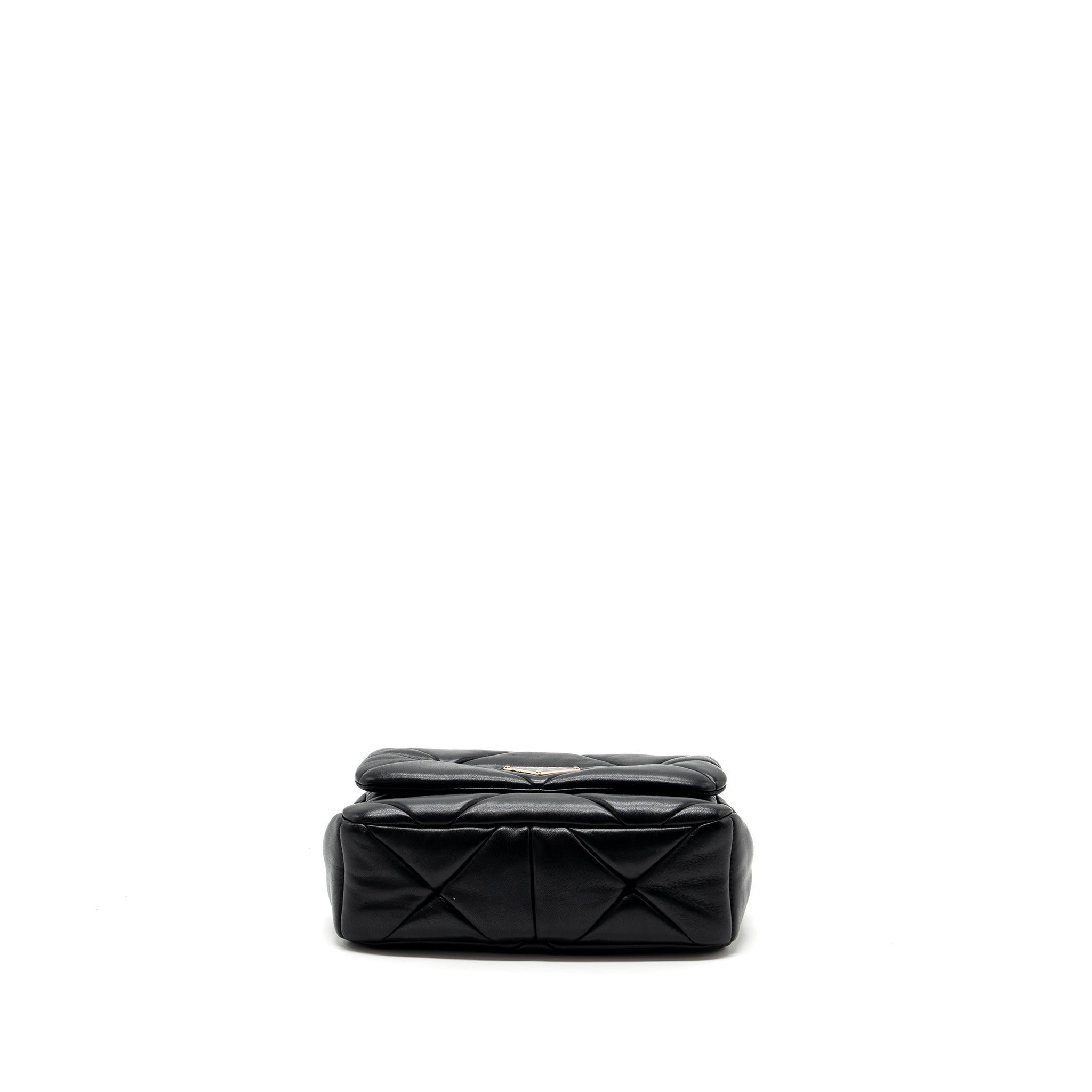 prada-pattina-in-pelle-nappa-patch-black-ghw