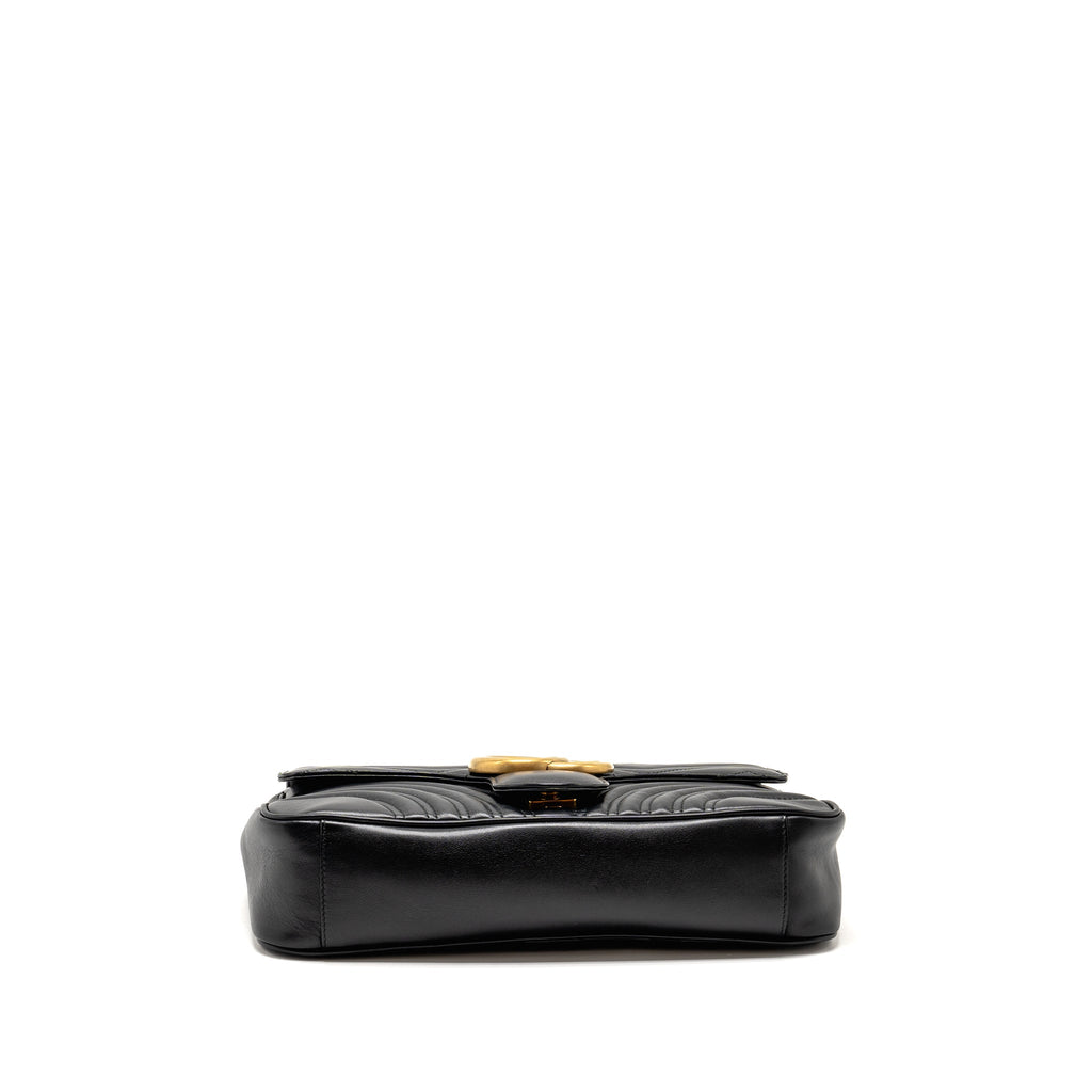 gucci-medium-gg-marmont-shoulder-bag-calfskin-black-ghw