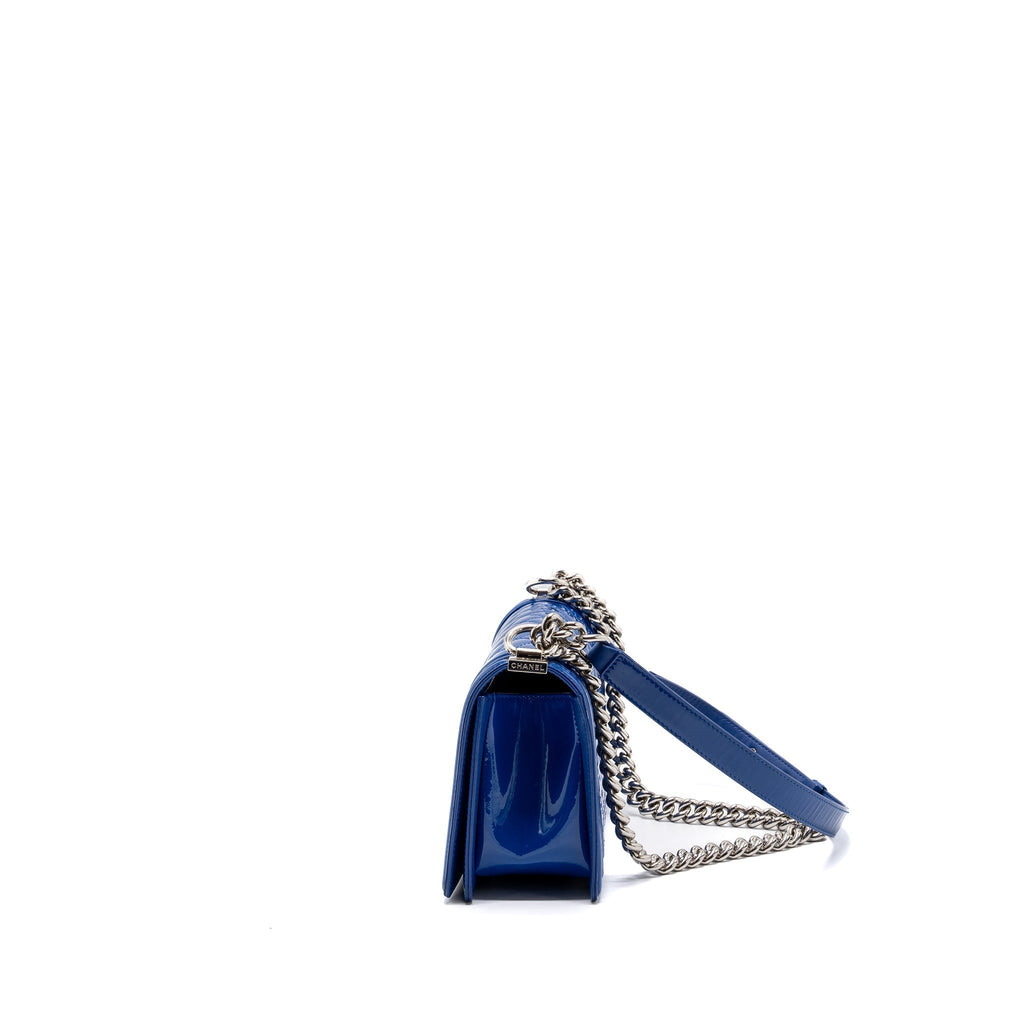 chanel-medium-boy-bag-patent-dark-blue-shw