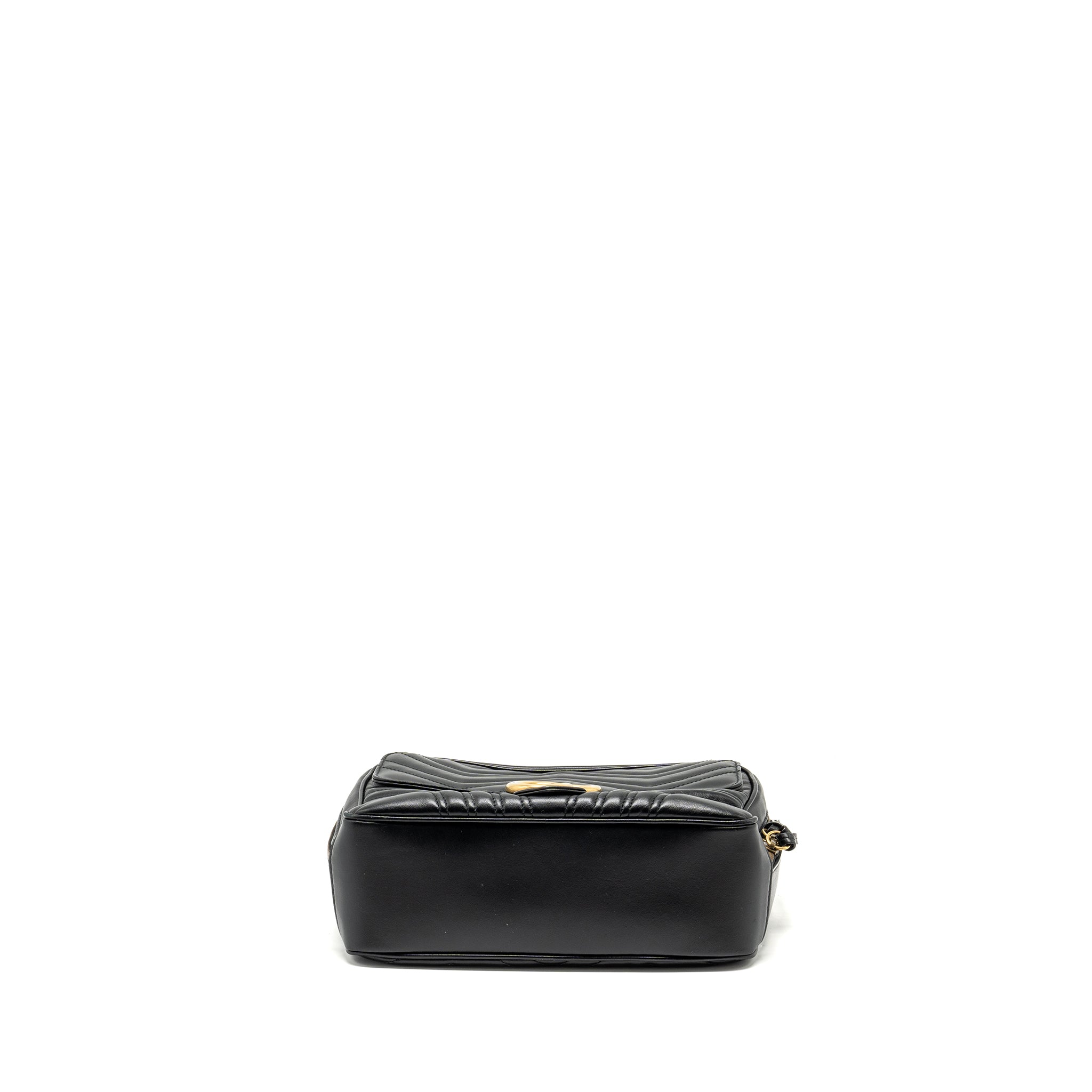 gucci-gg-marmont-zip-around-top-handle-camera-bag-calfskin-black-ghw