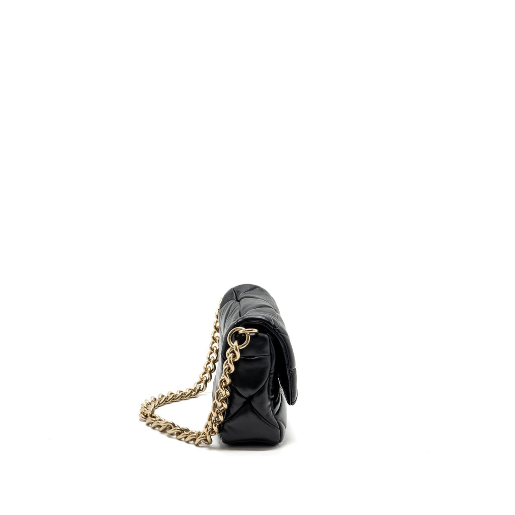 prada-pattina-in-pelle-nappa-patch-black-ghw
