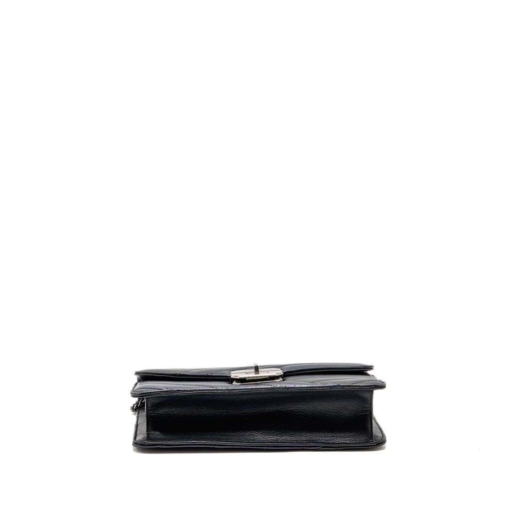 chanel-envelop-metal-plate-flap-bag-chevron-calfskin-black-navy-ruthenium-silver-hardware-copy