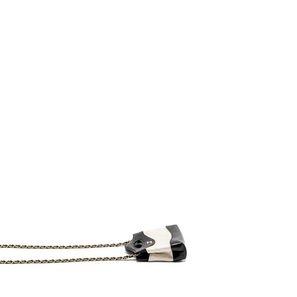 chanel-31-nano-clutch-with-chain-shiny-lambskin-white-black-lghw-microchip