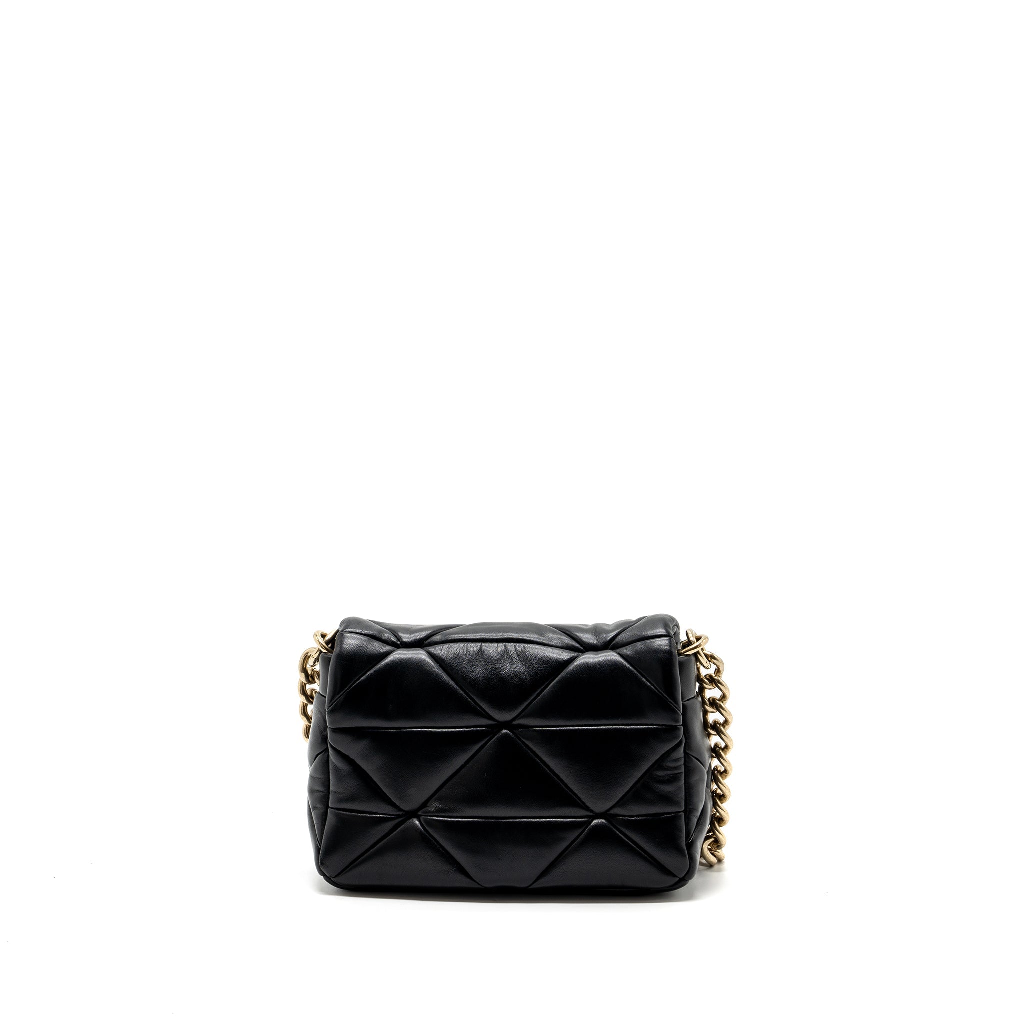 prada-pattina-in-pelle-nappa-patch-black-ghw