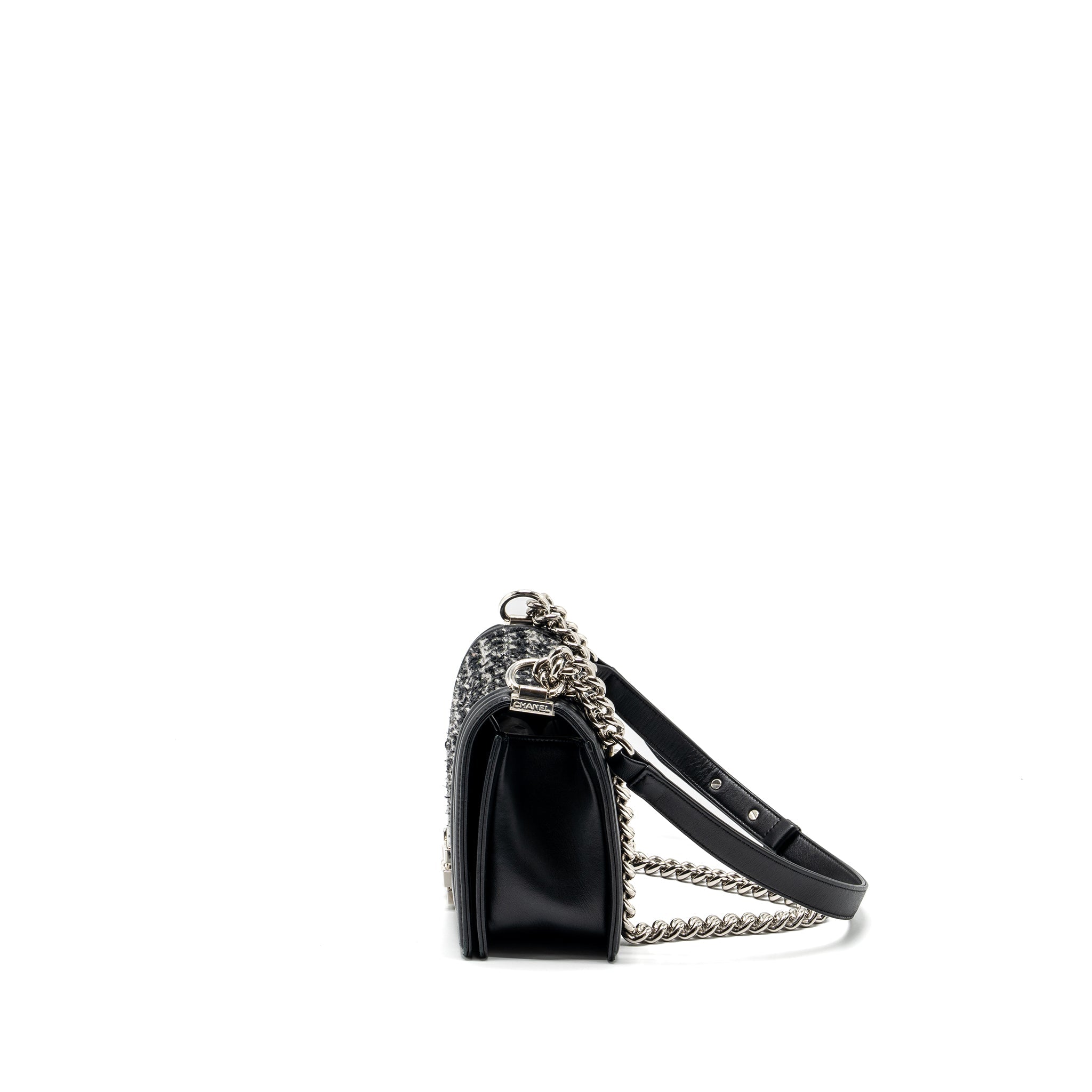 chanel-medium-boy-bag-tweed-calfskin-multicolour-shw