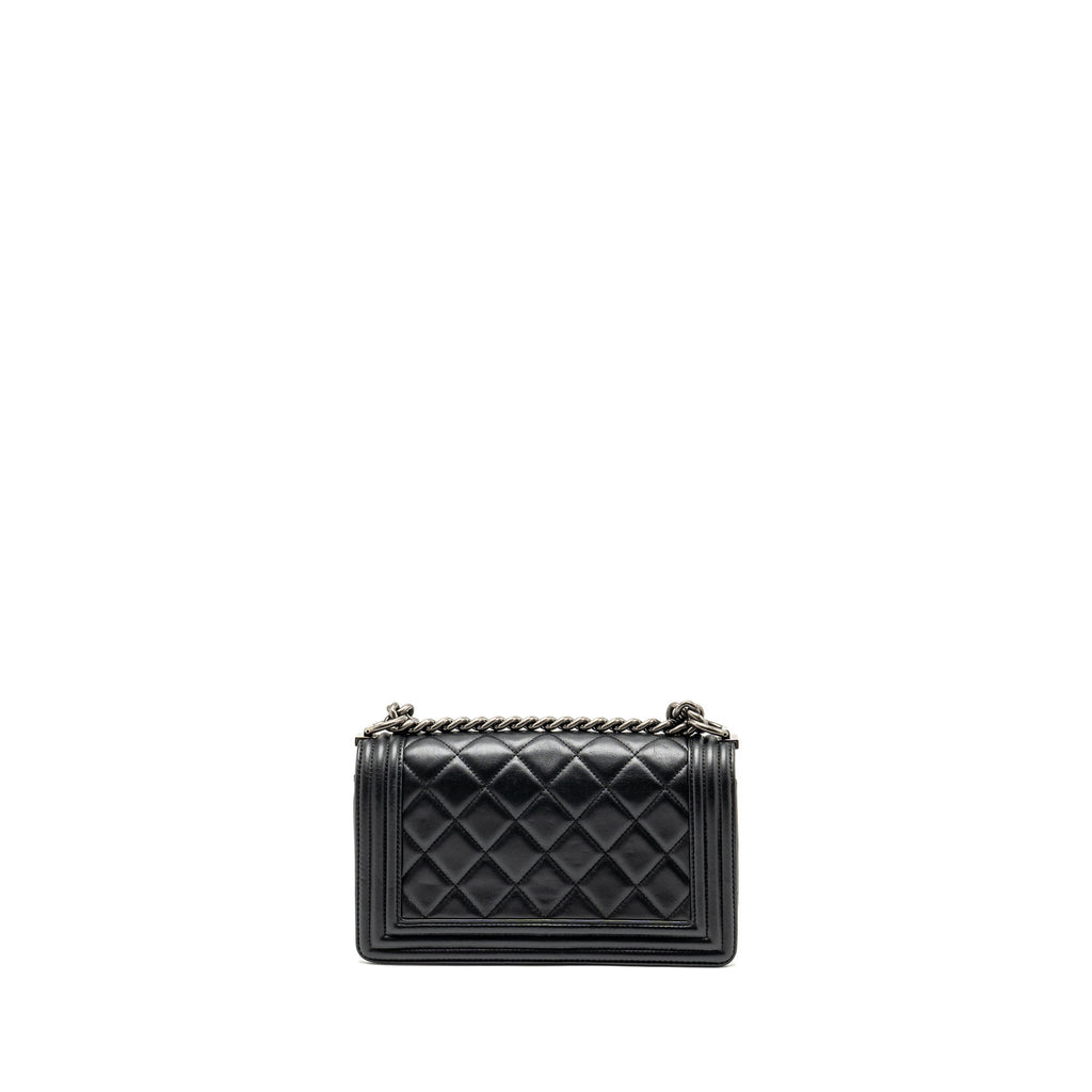 chanel-medium-boy-bag-calfskin-black-ruthenium-hardware-1