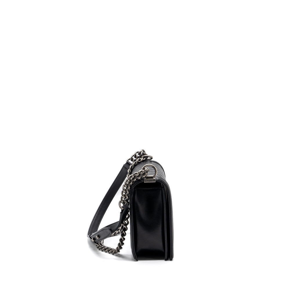 chanel-new-medium-boy-bag-lambskin-black-ruthenium-hardware