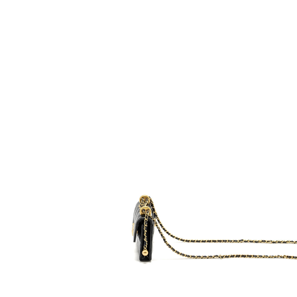 chanel-21a-gold-crush-mini-flap-clutch-with-adjustable-chain-calfskin-black-ghw-copy