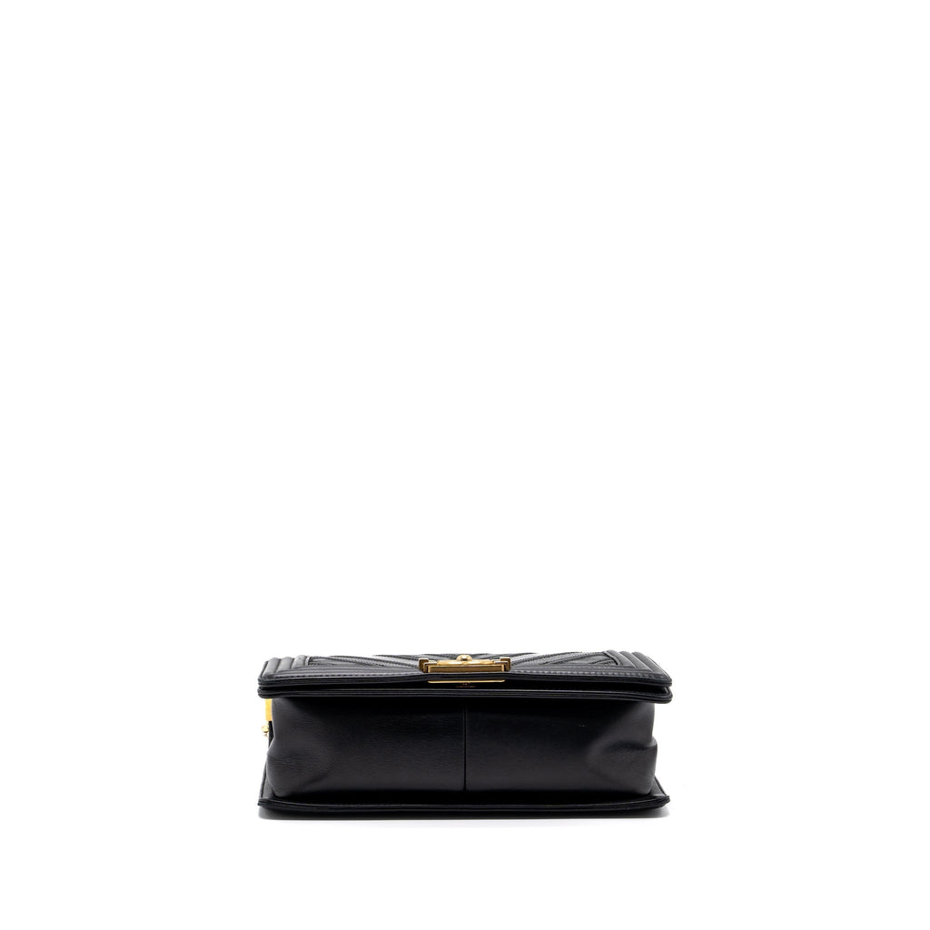 copy-of-chanel-medium-boy-bag-chevron-calfskin-black-ghw
