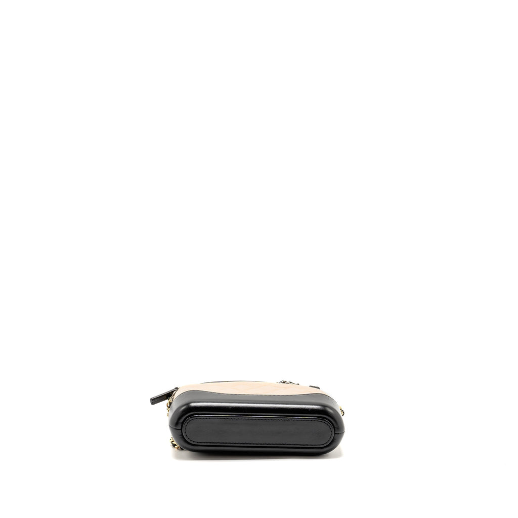 chanel-gabrielle-double-zip-clutch-on-chain-calfskin-beige-black-multicolor-hardware-copy