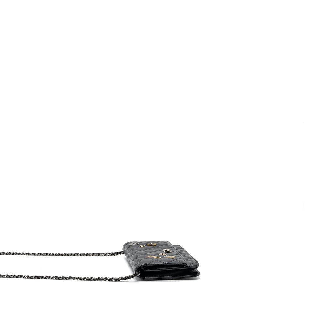 chanel-2-55-reissue-lucky-charms-wallet-on-chain-aged-calfskin-black-ruthenium-shw