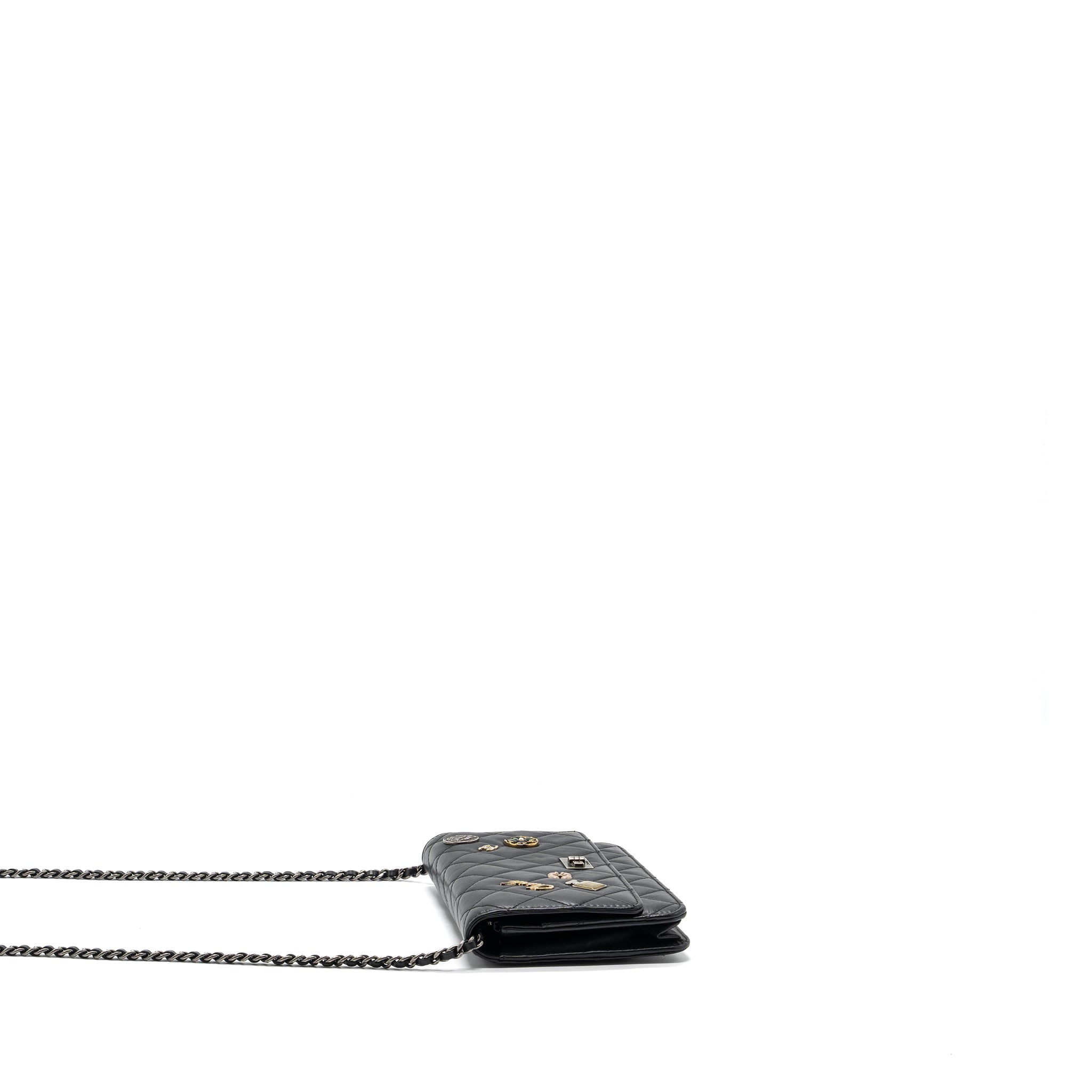 chanel-2-55-reissue-lucky-charms-wallet-on-chain-aged-calfskin-black-ruthenium-shw